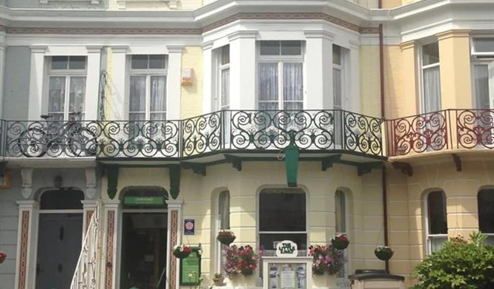 OYO Little Emily - Room Only