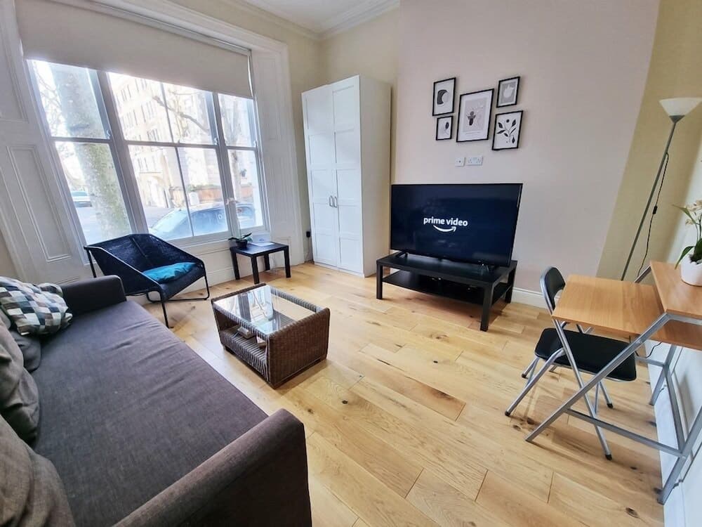 Urban Stay Oxford Gardens Apartments