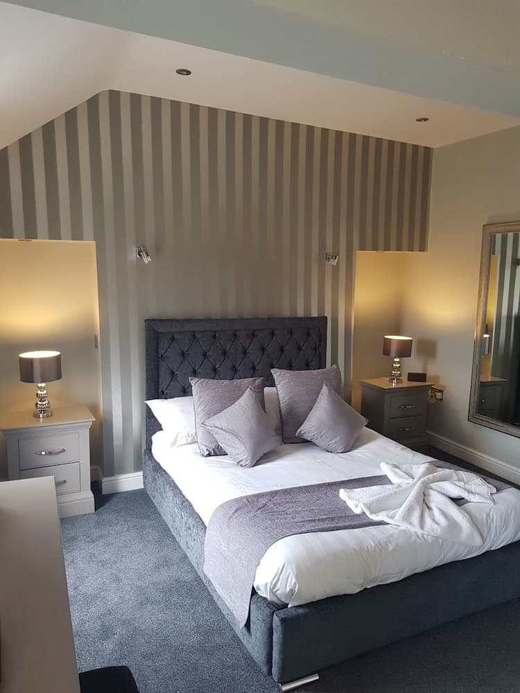 Lil's Bar and Bistro