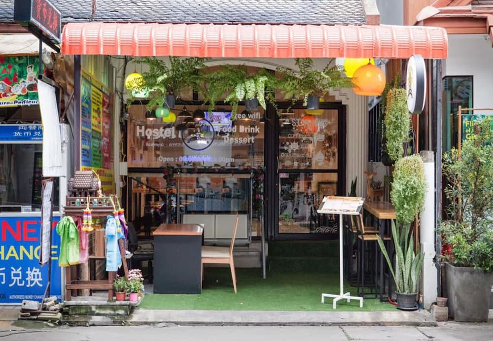 Starnong Café & Hostel