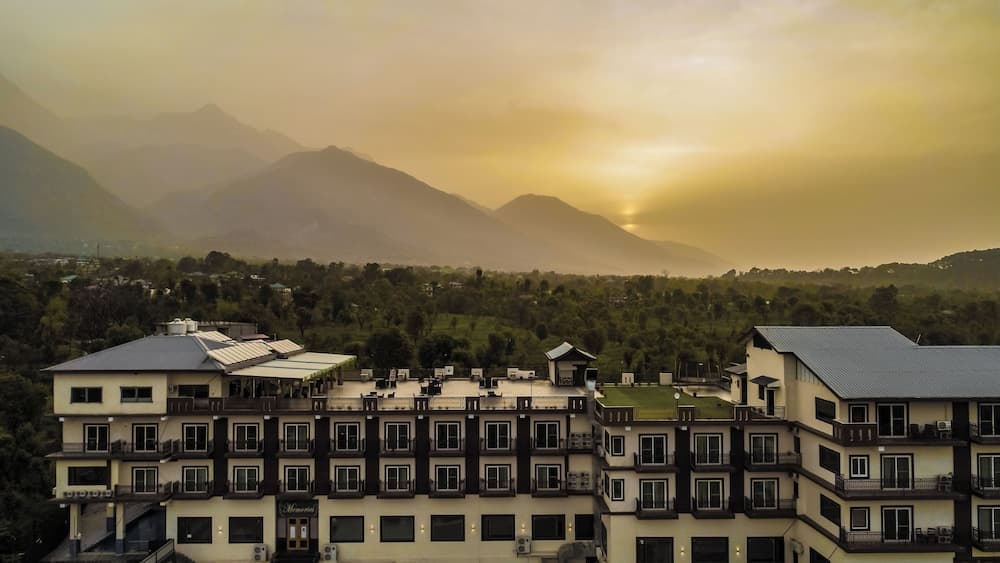 D'Polo Club & Spa Resort