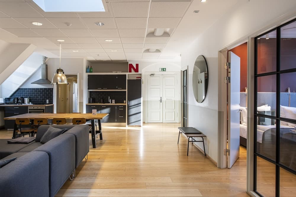 Kings Garden 2 by Daniel&Jacob’s