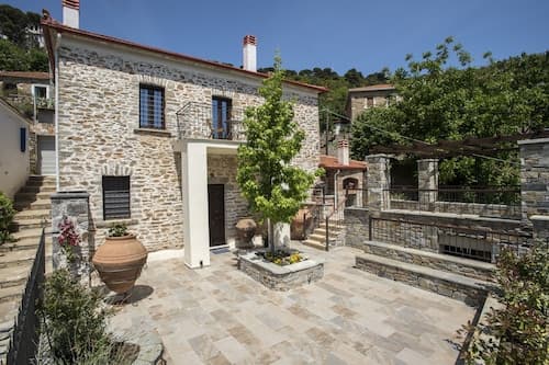 Thalia Traditional Guest House