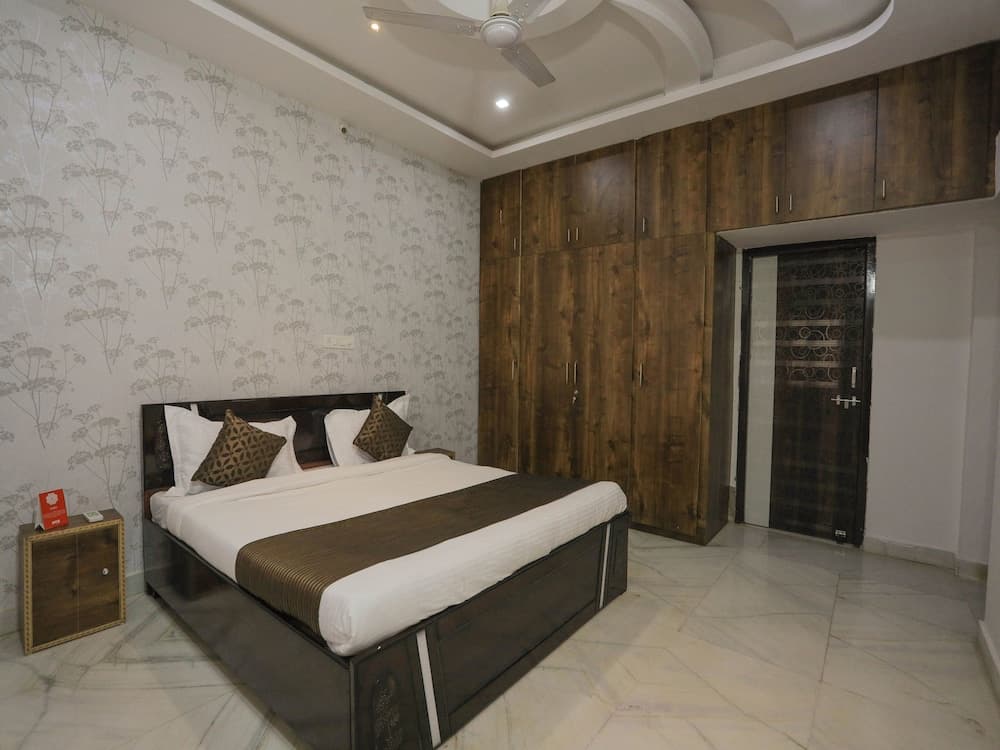 OYO 10287 Home 3BHK Villa near Lake City Mall