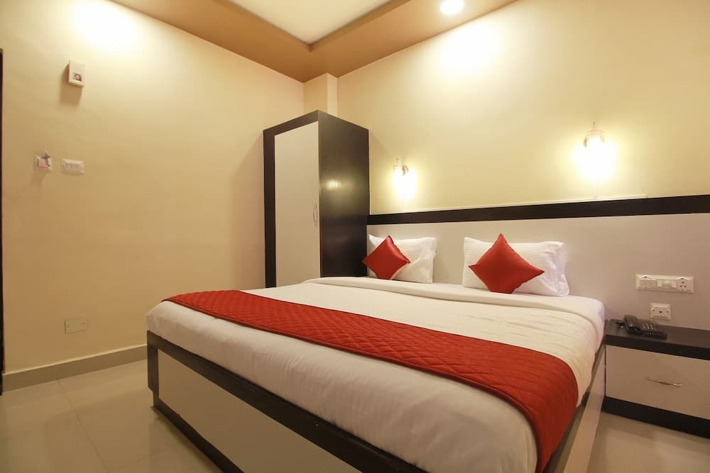 OYO 10551 Hotel RJ Grand