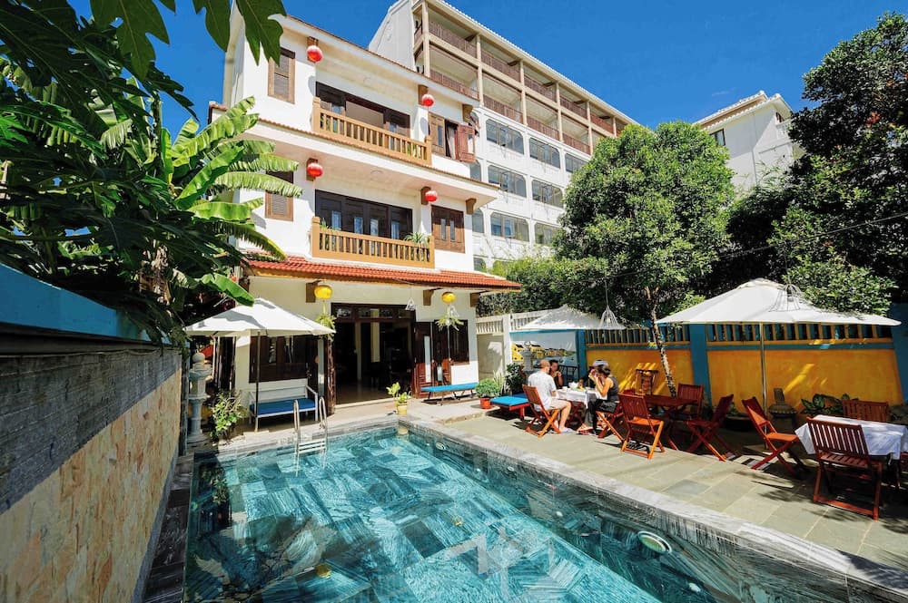 B'Lan Riverside Villa