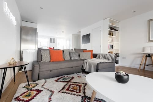 The Jericho Escape - Comfortable & Modern 4BDR in Jericho