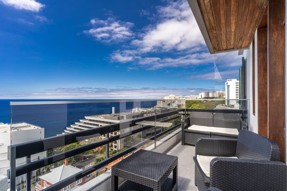 Monumental Apartment