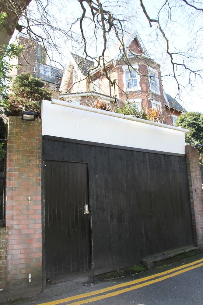 Konaklama yerinin ön cephesi