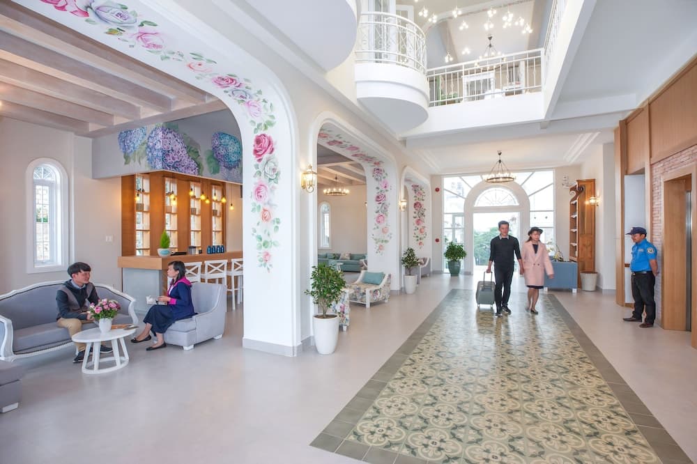 Dalat De Charme Village