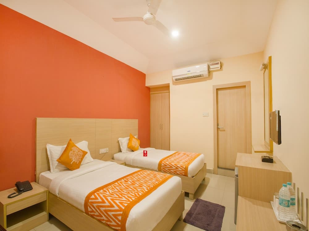 OYO 10235 Oyster Transit Hotels