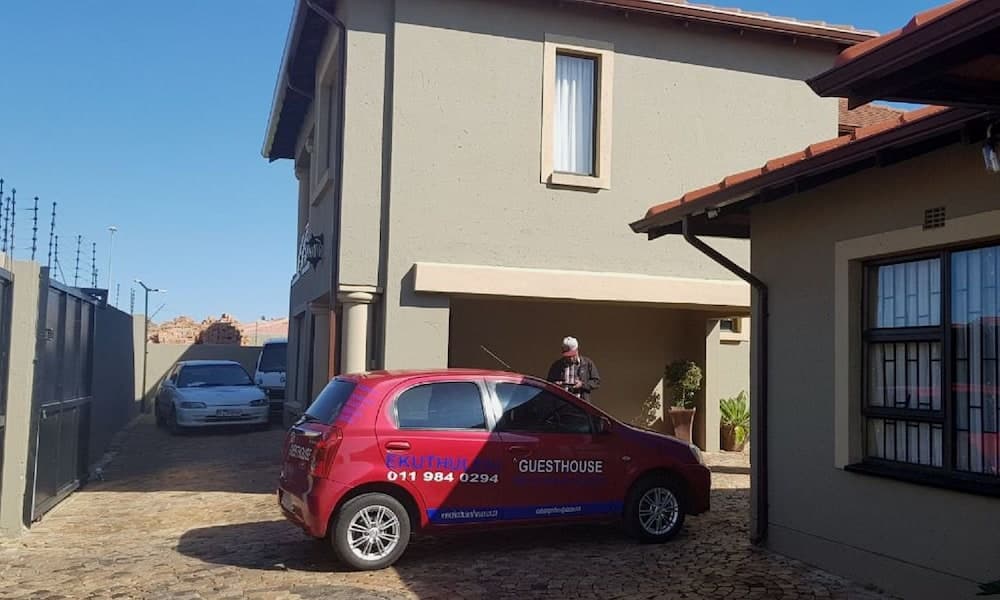 Ekuthuleni Guest house vosloorus