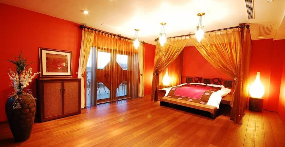 March Three Inn