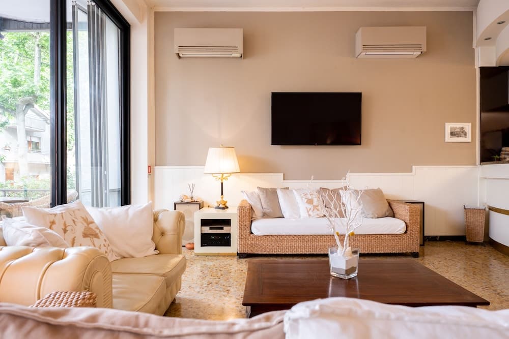 De La Ville Boutique Hotel