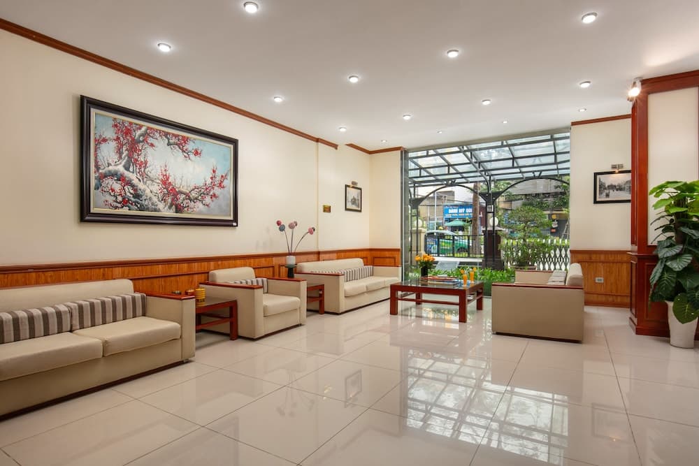 A25 Hotel - 705 Lac Long Quan