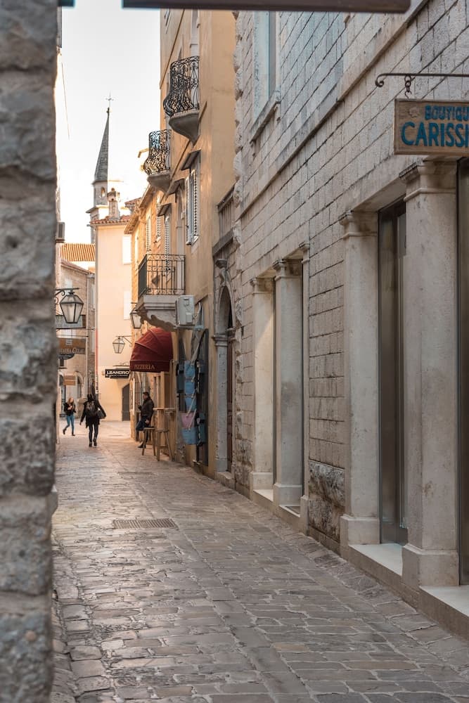 R-Club Old Town Apartments