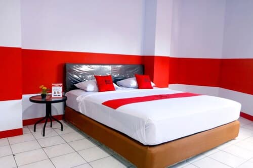 RedDoorz Plus @ Samratulangi Manado
