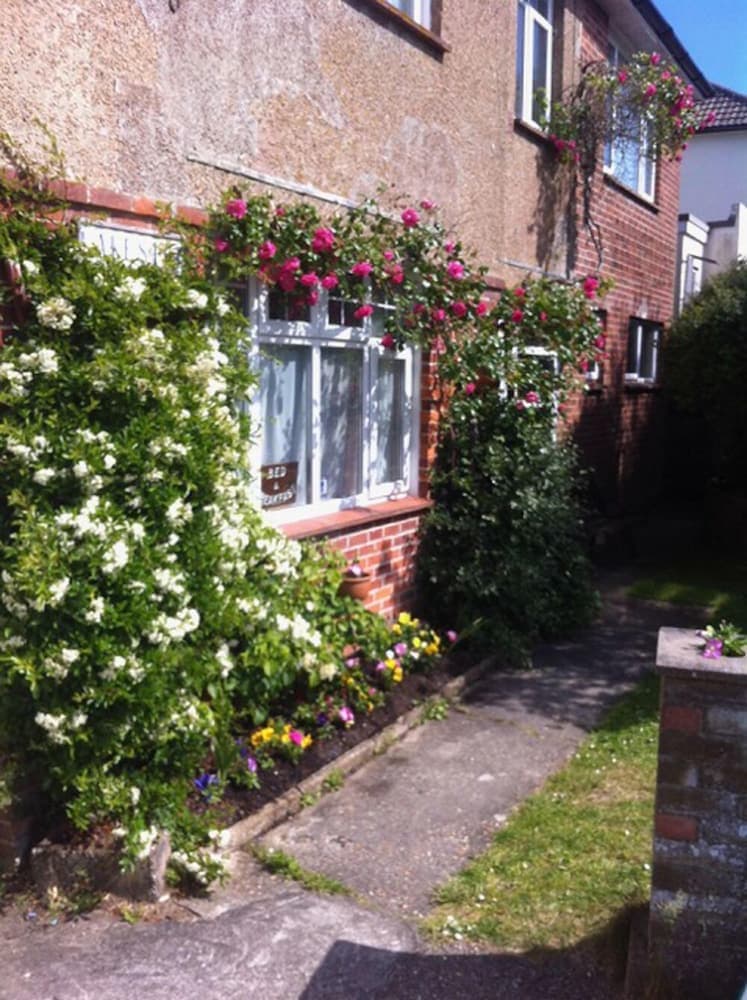 Lakeside Guest House