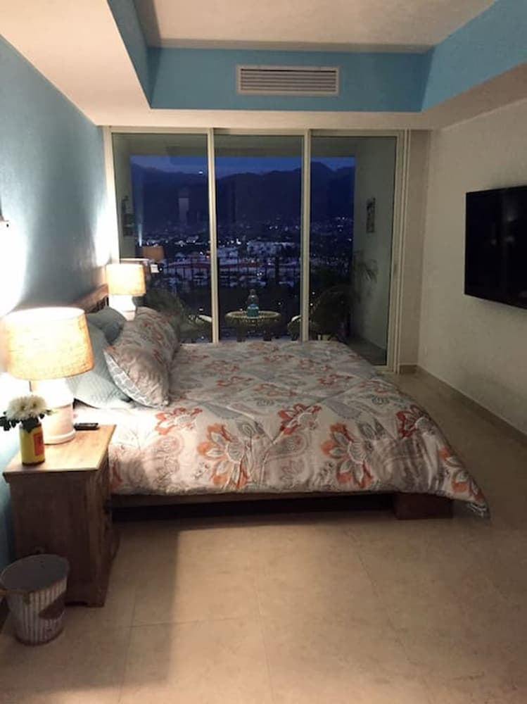 Spectacular Ocean Front 21st Floor