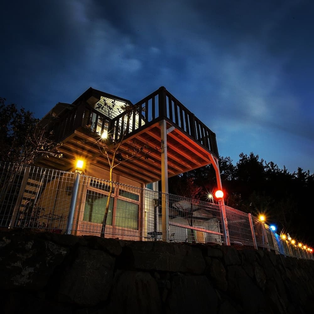 Sea and Sunset Pension