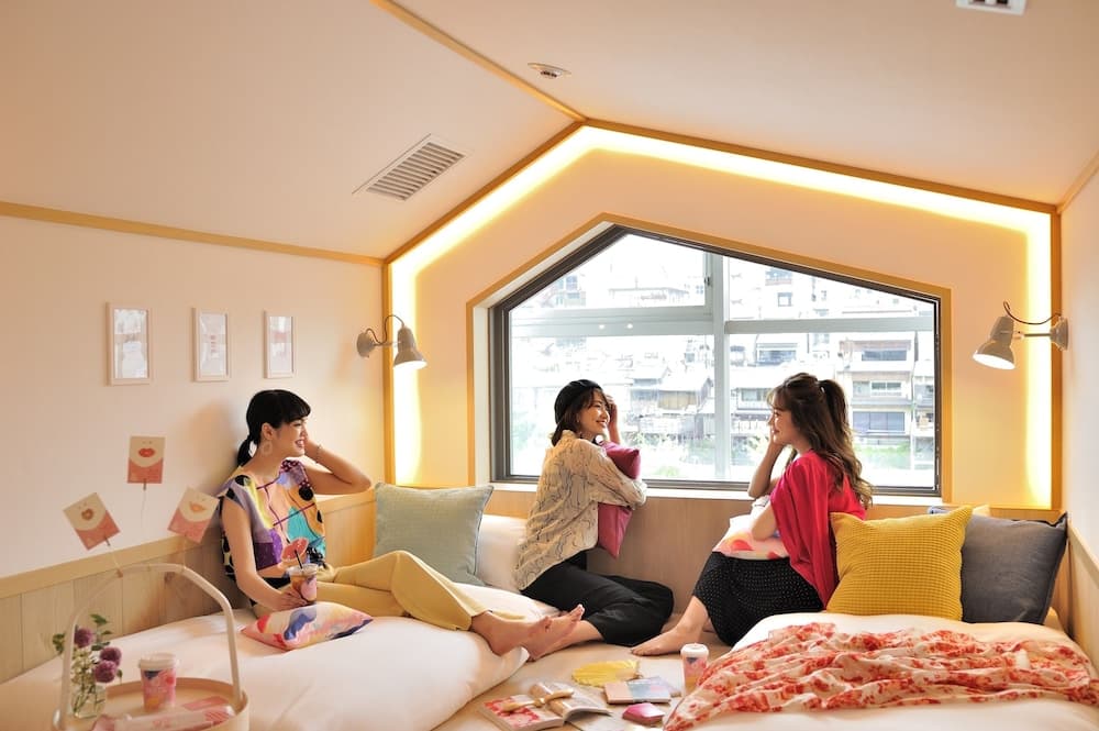 CAFETEL KYOTO SANJO for Ladies - Hostel, Caters to Women