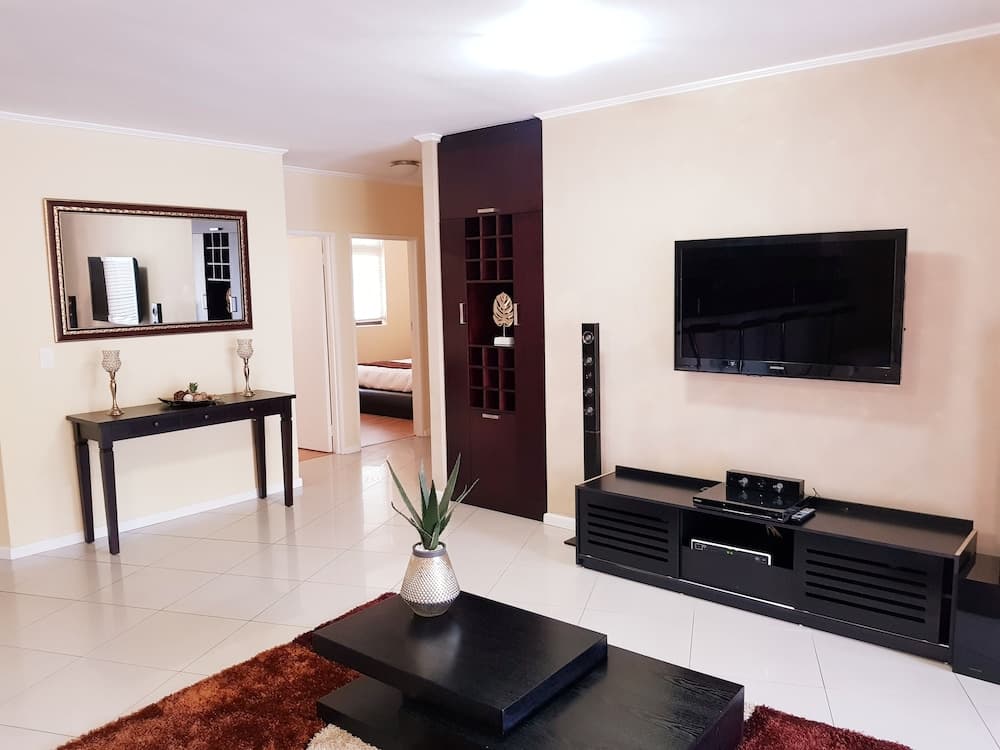 Luxurious Apartment in Century City