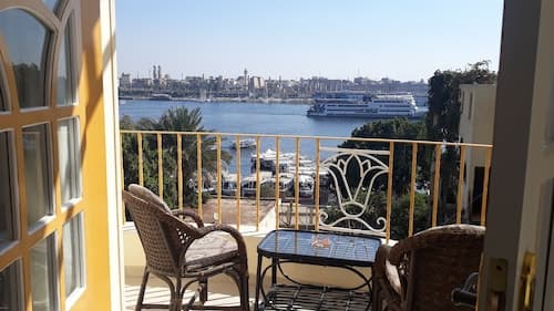 Spring Hotel Luxor