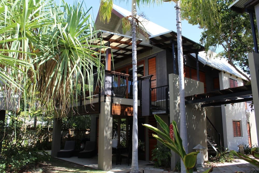 Pure Magnetic Villa 8