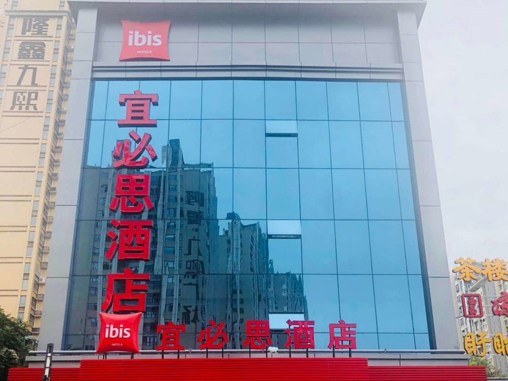 ibis Chengdu East Railway Station Hotel