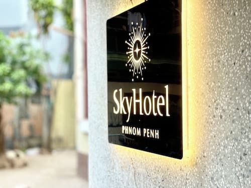 SKY HOTEL Central Phnom Penh - Rooms & Apartments