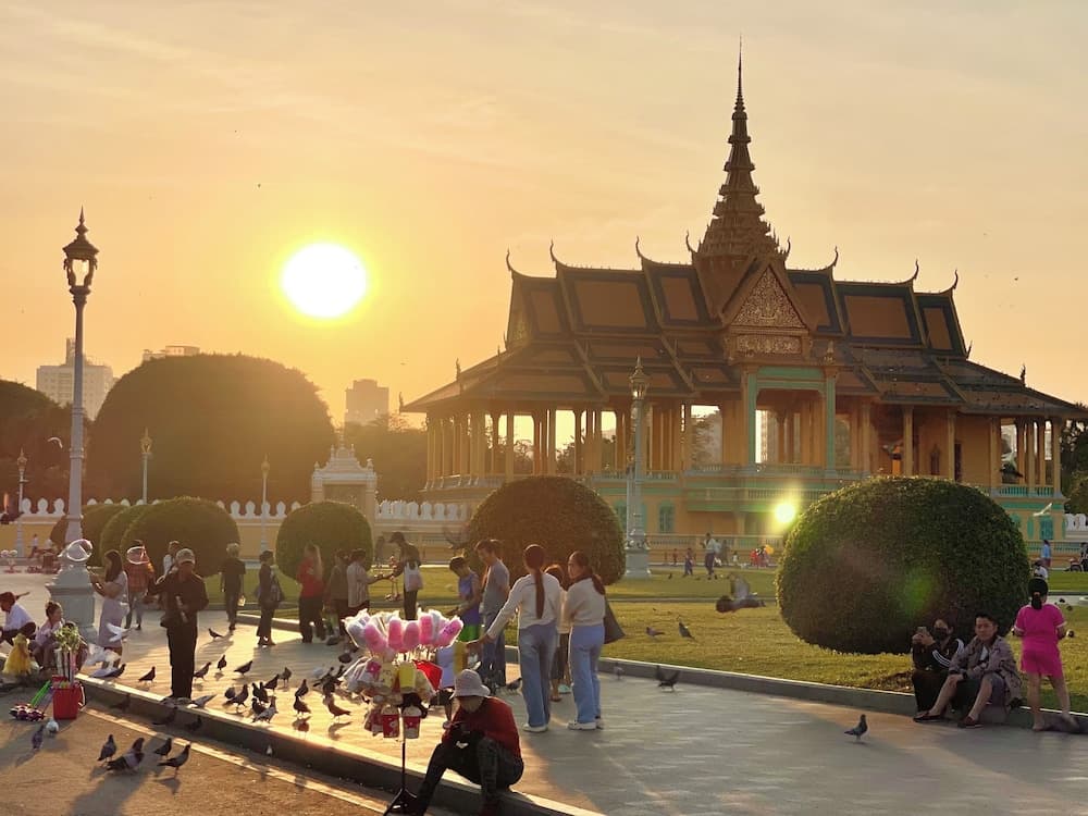 SKY HOTEL Central Phnom Penh - Rooms & Apartments