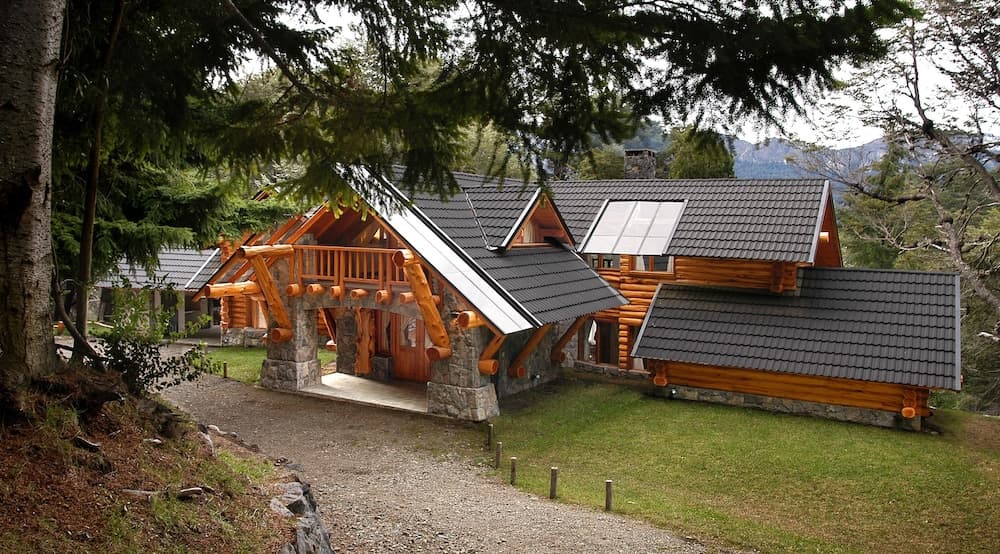 Amazing 4 Bedroom Chalet Villa Traful VT1 by Apartments Bariloche