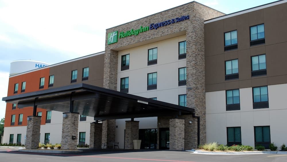 Holiday Inn Express and Suites White Hall by IHG