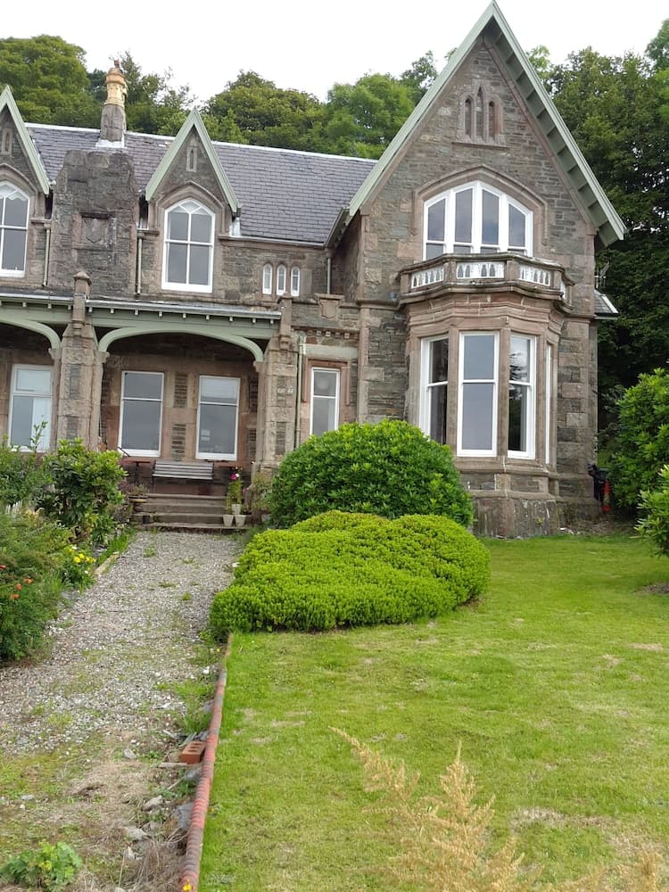 Cragowlet House East