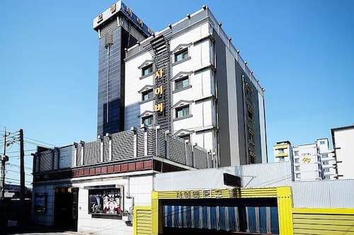 Cyber Motel