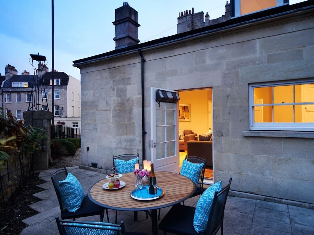 Bath Circle Camden Lodge House