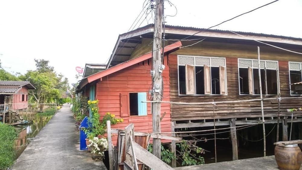 Cast Away Homestay