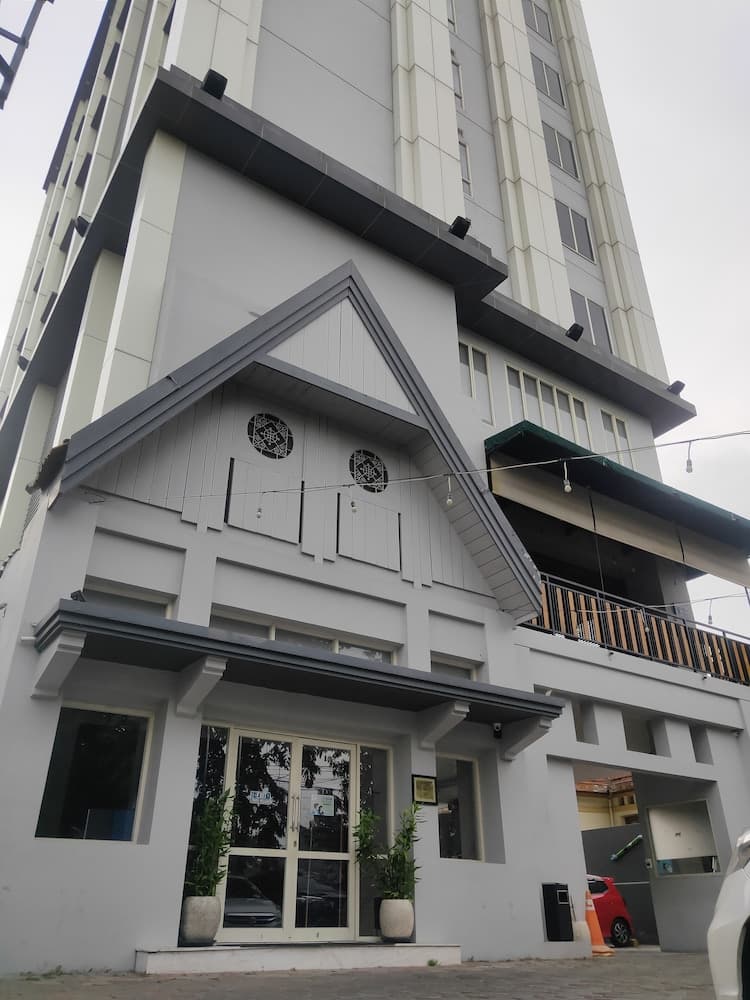 Batiqa Hotel Darmo - Surabaya