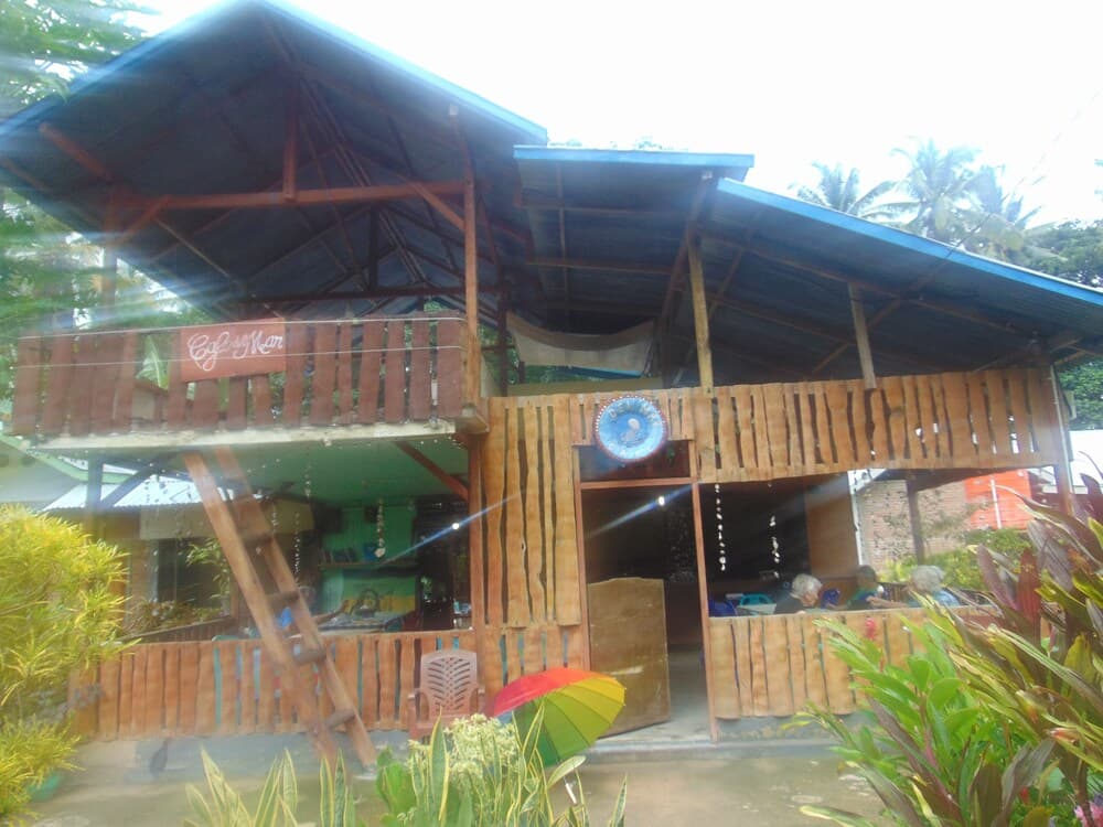 Del Mar Home Stay and Cafe