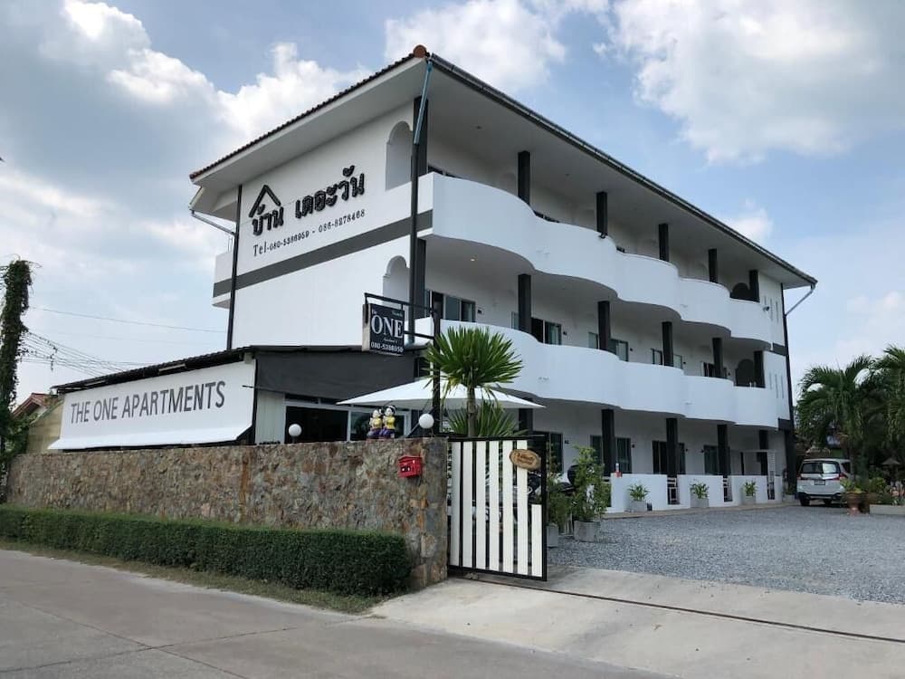 RoomQuest One Bangsaray