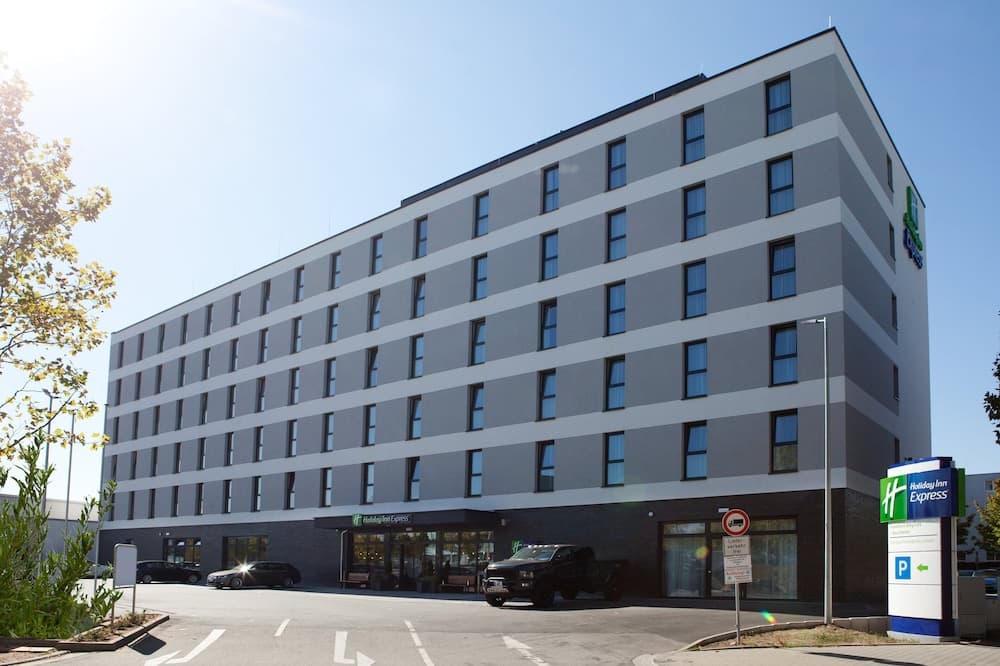 Holiday Inn Express Frankfurt Airport-Raunheim by IHG