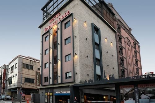 French Code Hotel