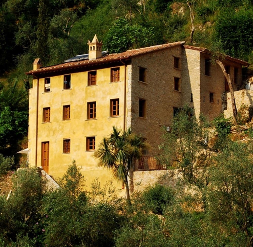 Almora Bed & Breakfast