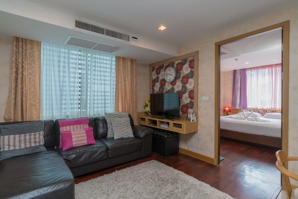 The Kris Condo by Knock-Knock