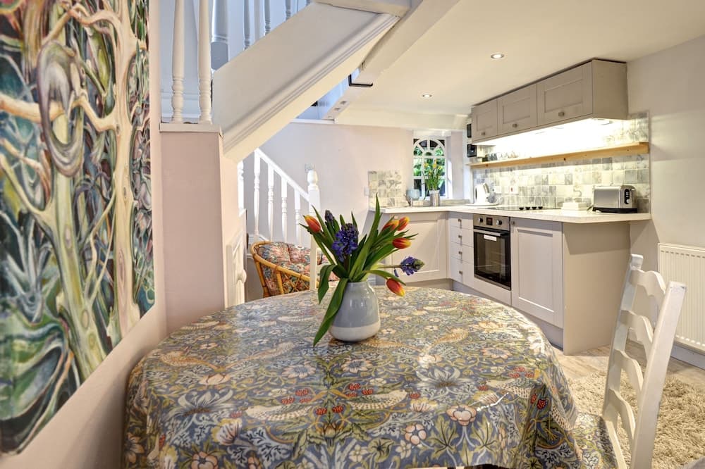 Holiday Cottages and North Star Apartment