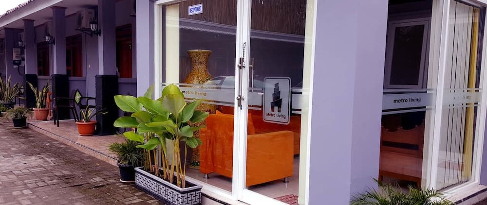 Metro Malioboro Living
