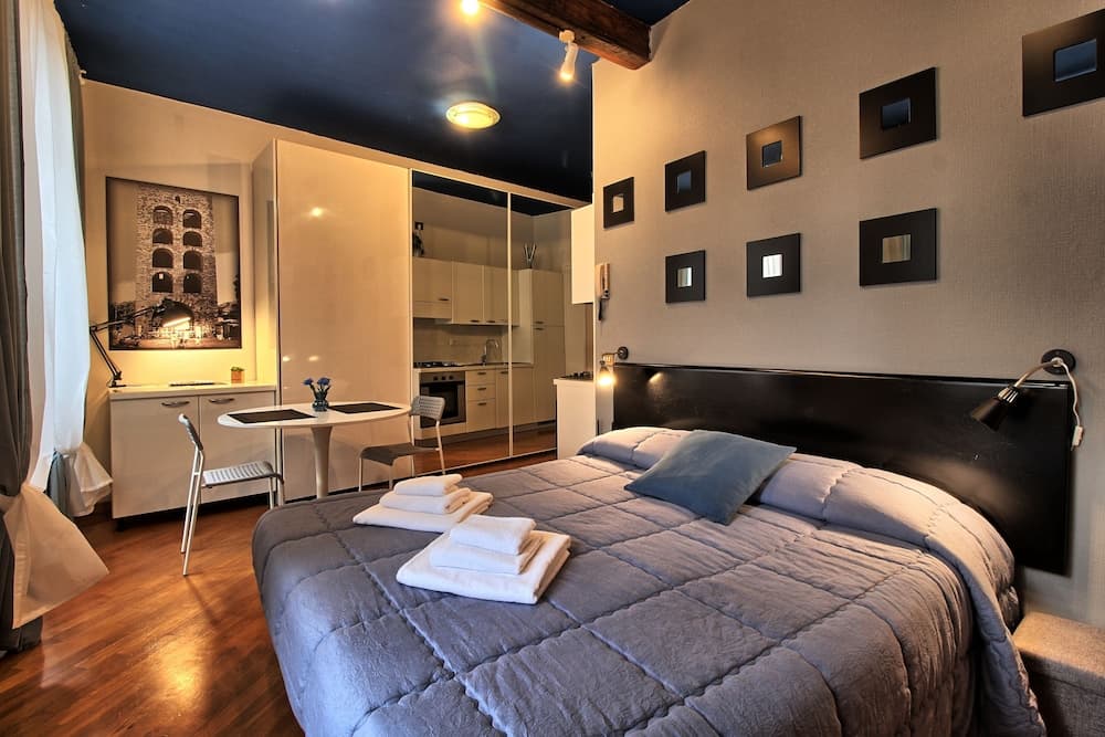 Logicasa Apartment Tower Gate