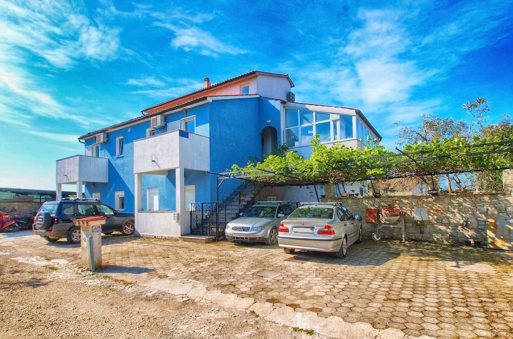 Apartments Ivo 1328