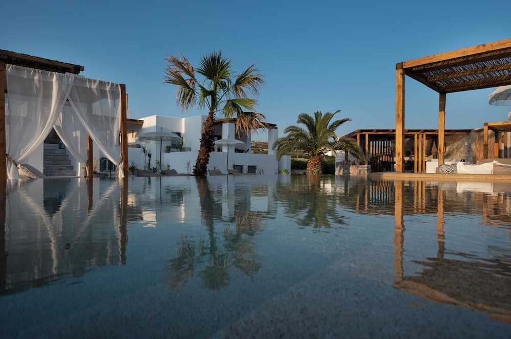 Kosmitis Suites & Villas