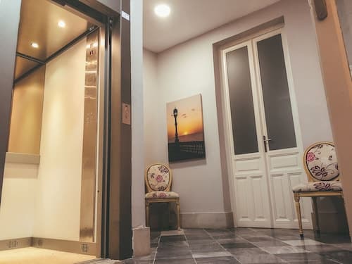 Apodaca Rooms